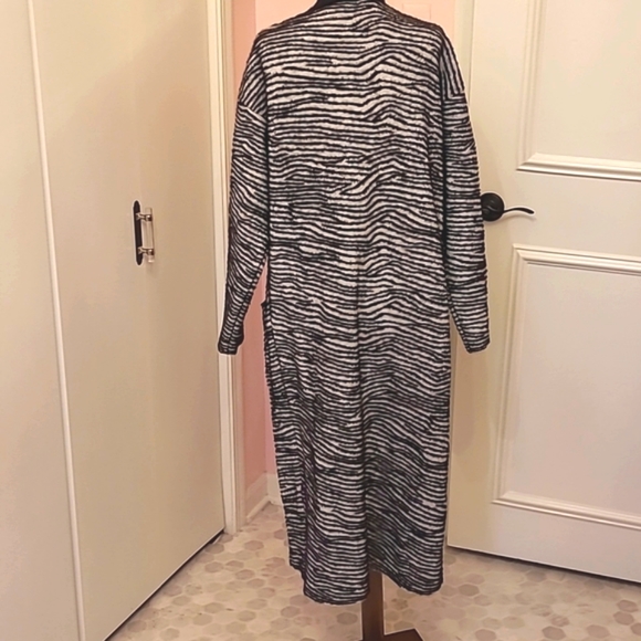 CARHERINE MALANDRINO  zebra print long sweater - Picture 3 of 6